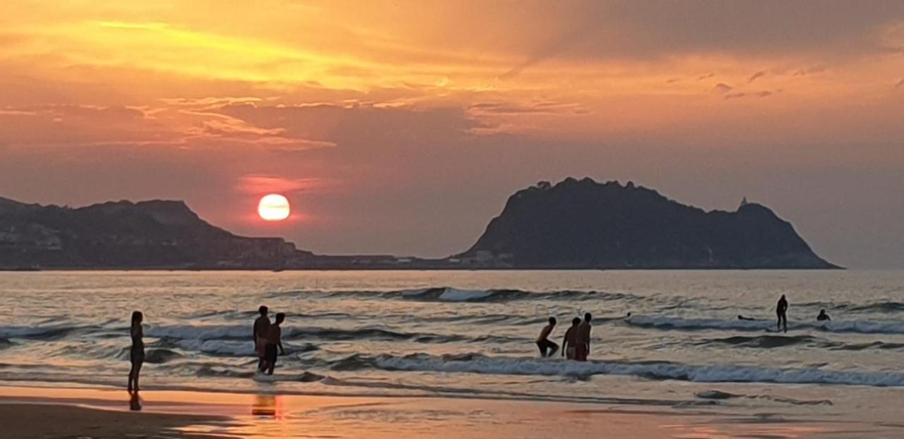 Amplio Piso En La Playa De 135 M2 Con Garaje Daire Zarautz Dış mekan fotoğraf